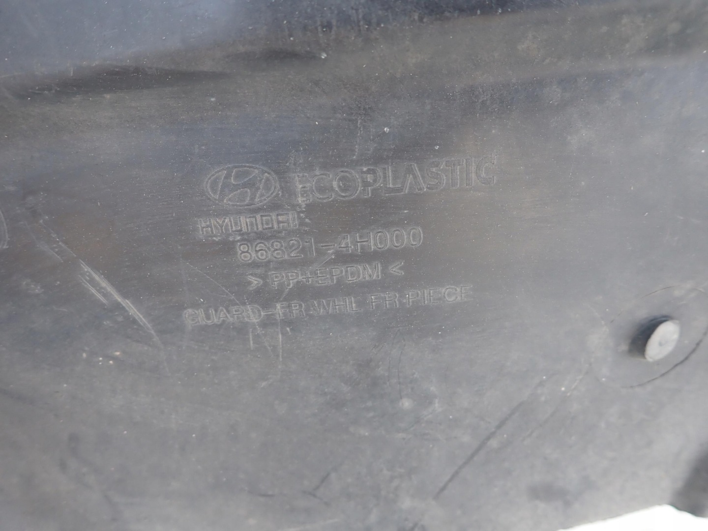 HYUNDAI H1 10- mudguard front front