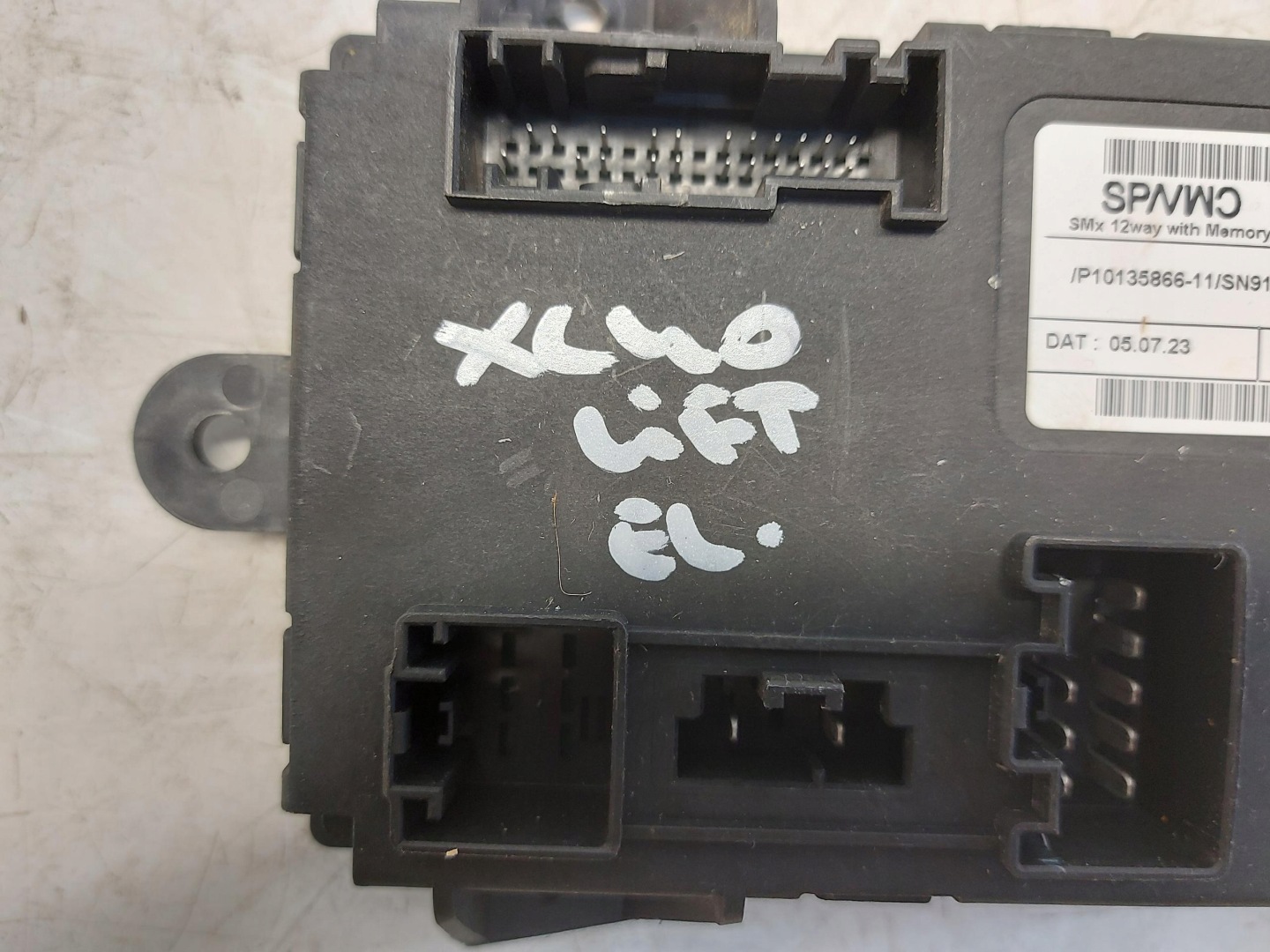 Volvo XC40 Lift Recharge module control unit seat 32346100