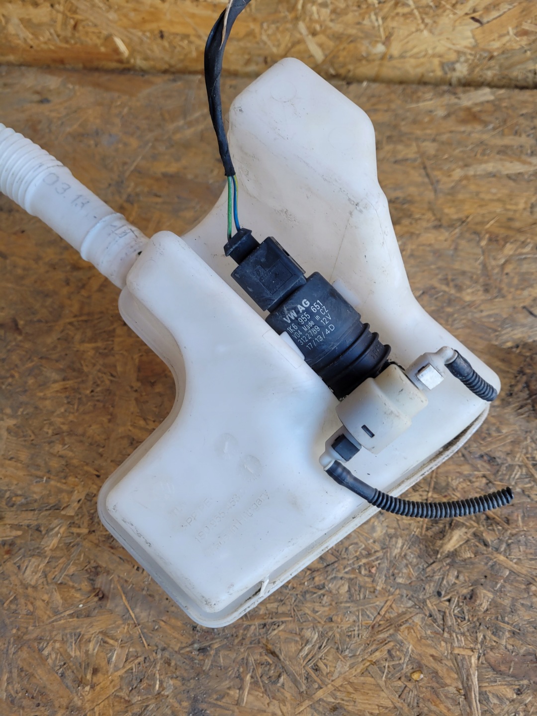 washer fluid tank VW UP SKODA CITIGO SEAT MI