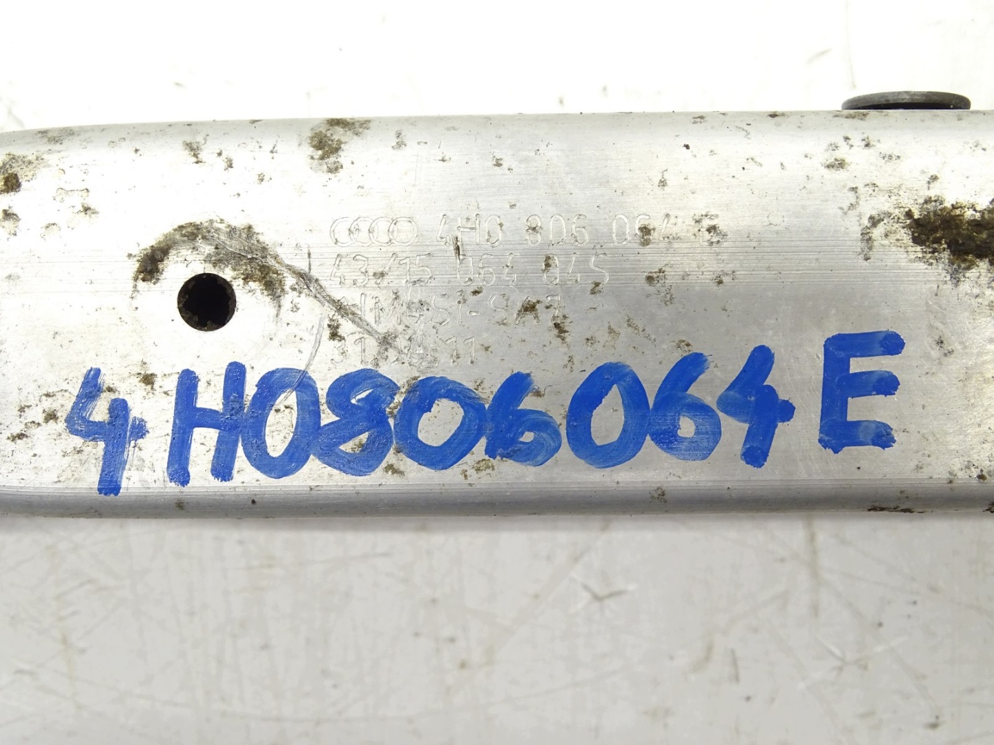 beam tip quarter right front front AUDI A8 D4 4H0806064E