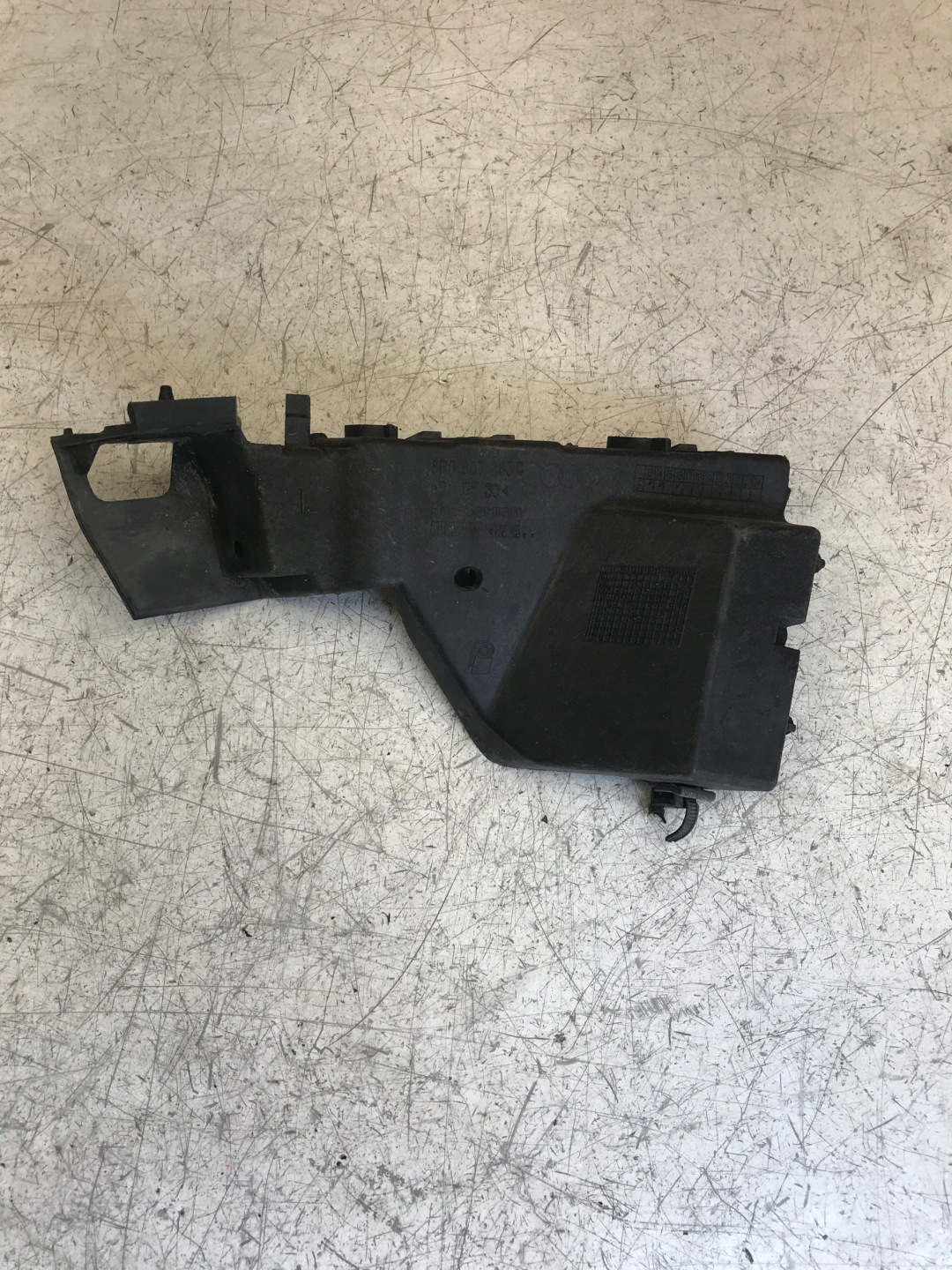 bumper bracket left front AUDI Q5 8R0807283C