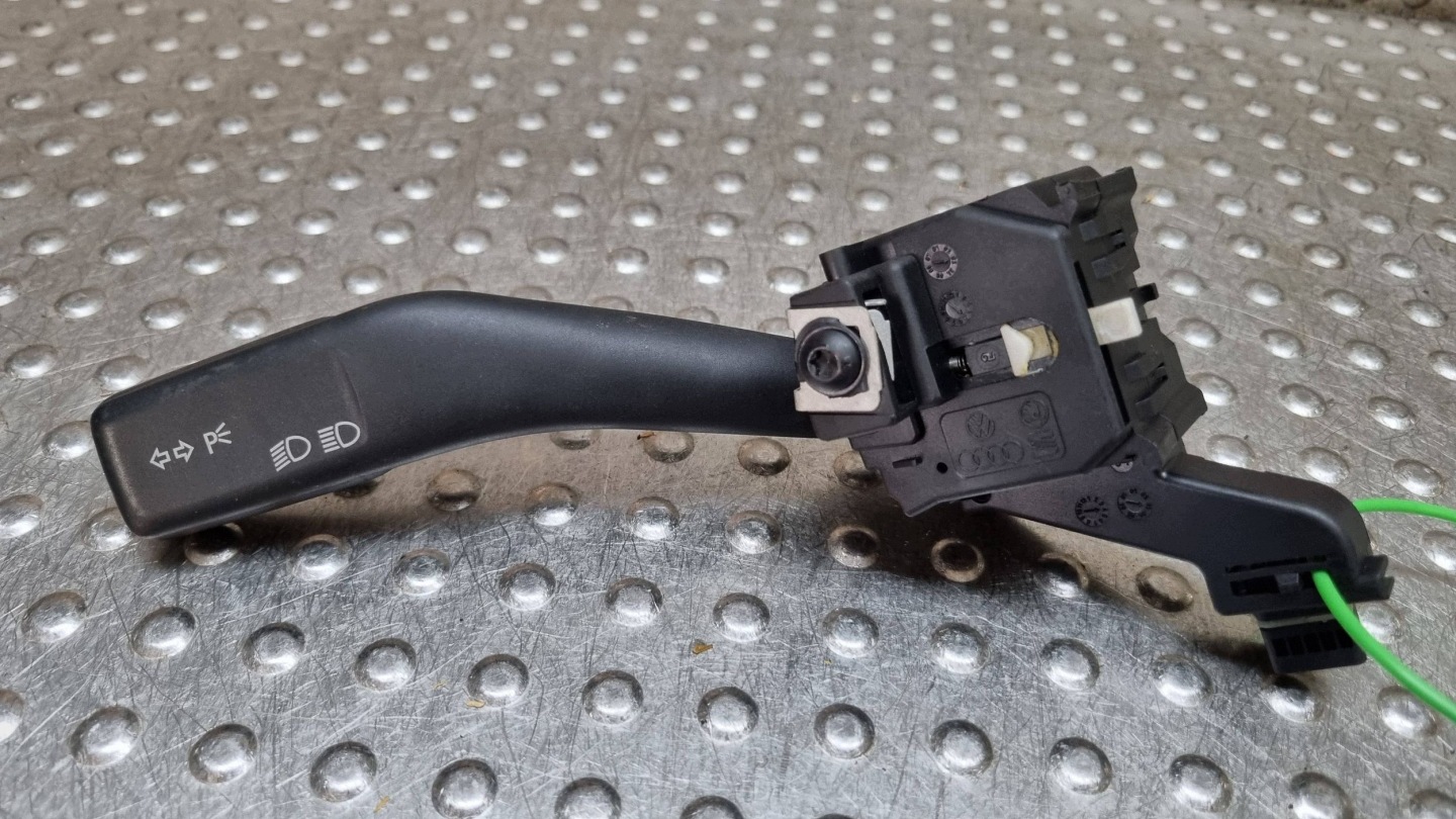 commodo bouton indicateurs de direction 1K0953513 SEAT LEON II TOURAN et GOLF V