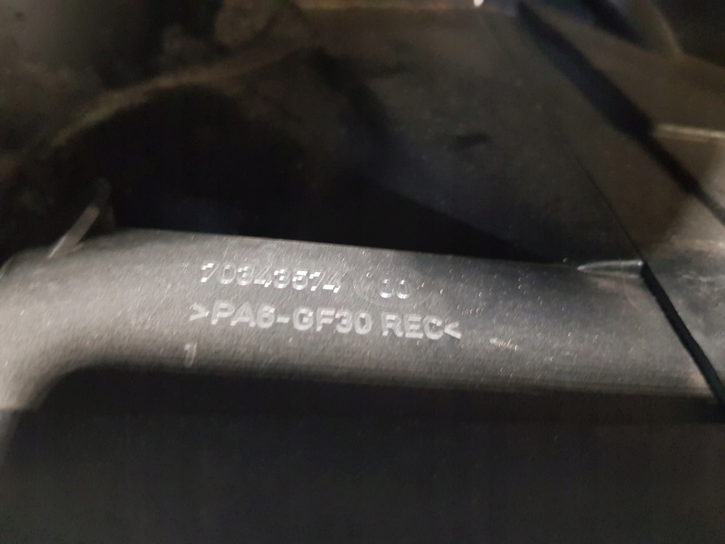 poklopač filtera zračni BMW X1 E84 E90 E91 E92 E93 2.0 D