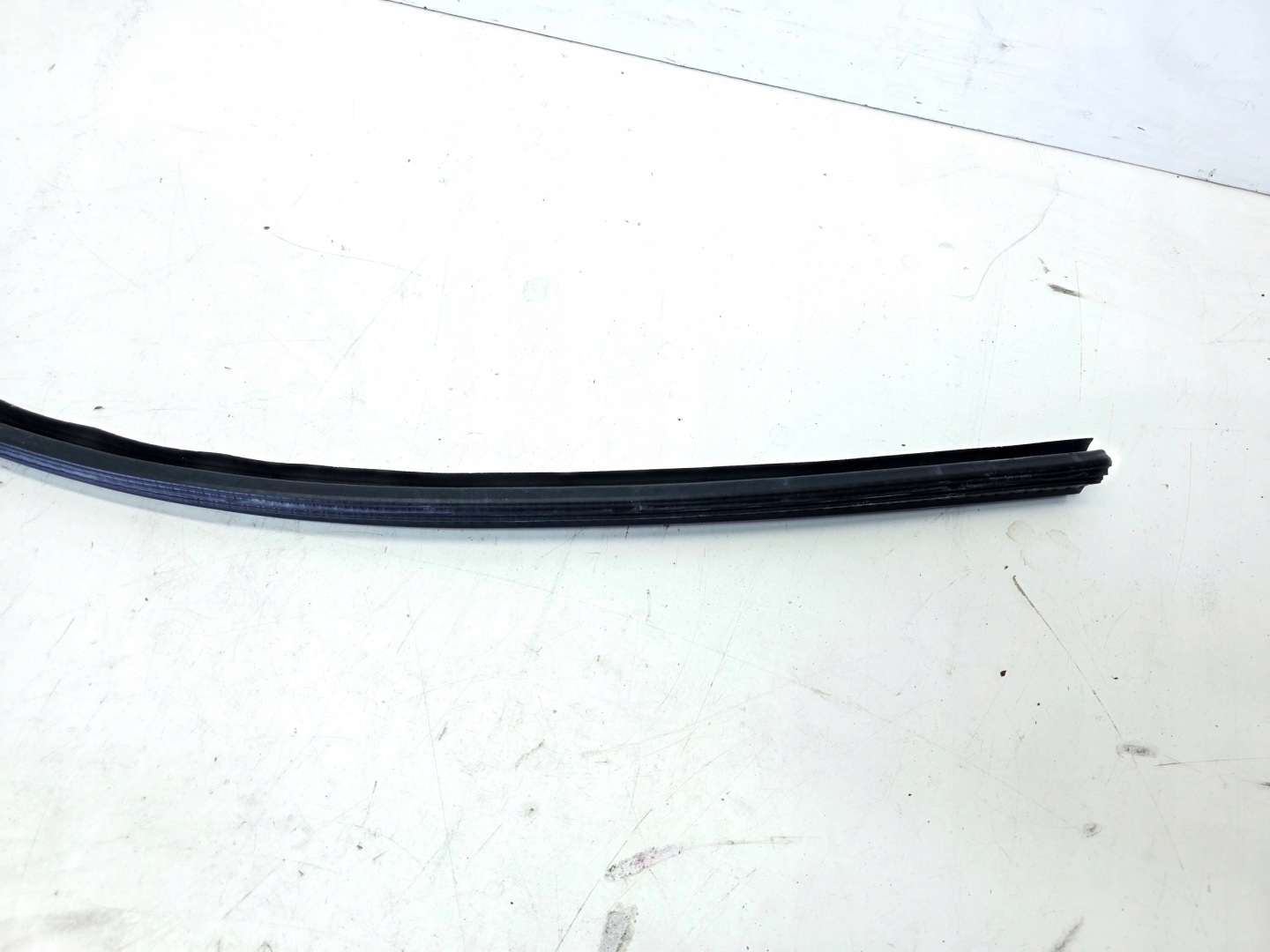 gasket dust SZYBE inner right front AUDI Q4 E-TRON 89A837480