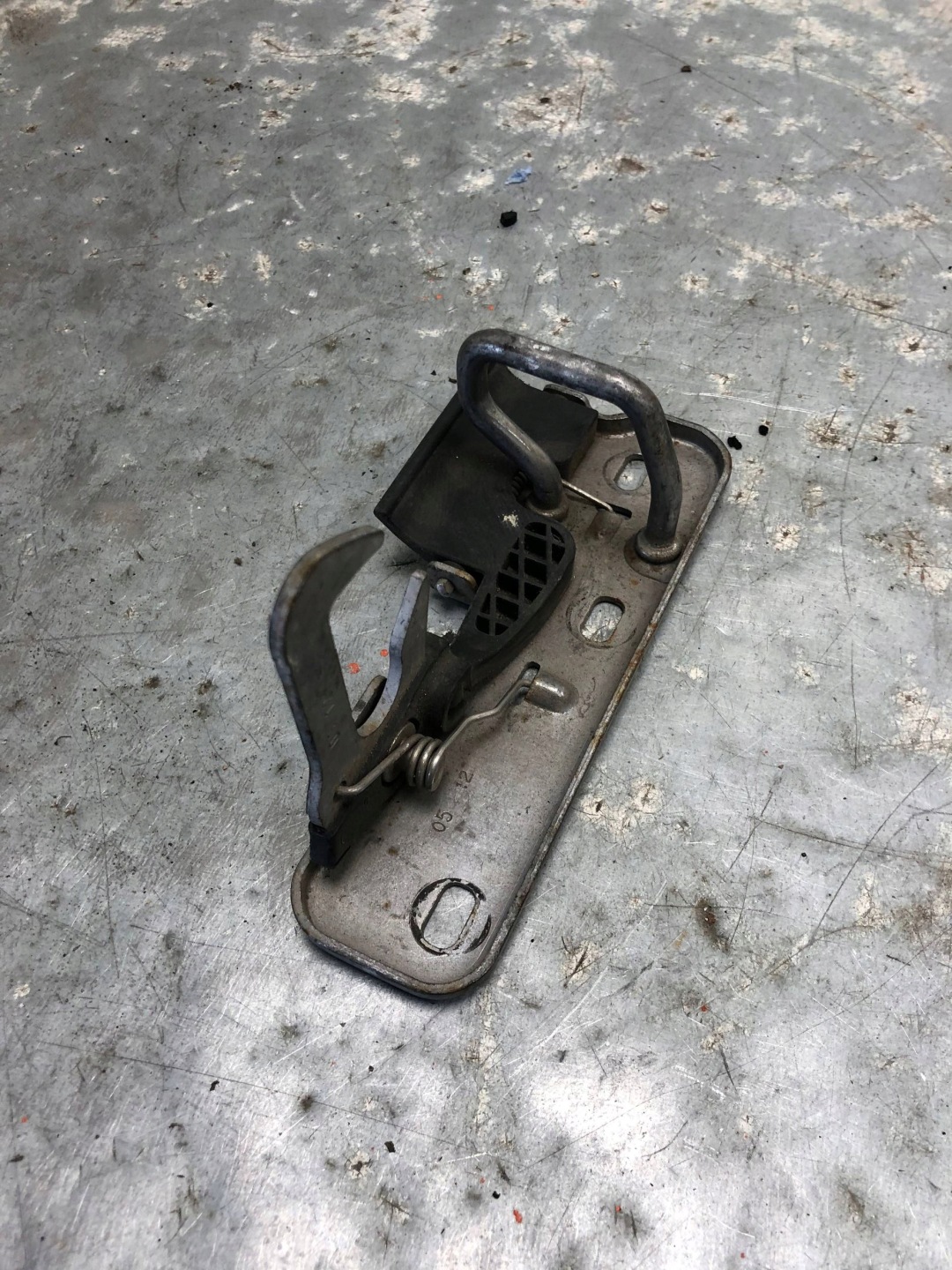 lock RYGIEL bonnets VW TIGUAN 1K0823480