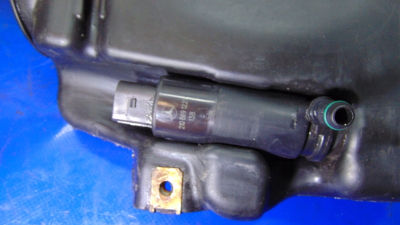 Behälter Spritzdüse XENON MERCEDES C KLASA W204