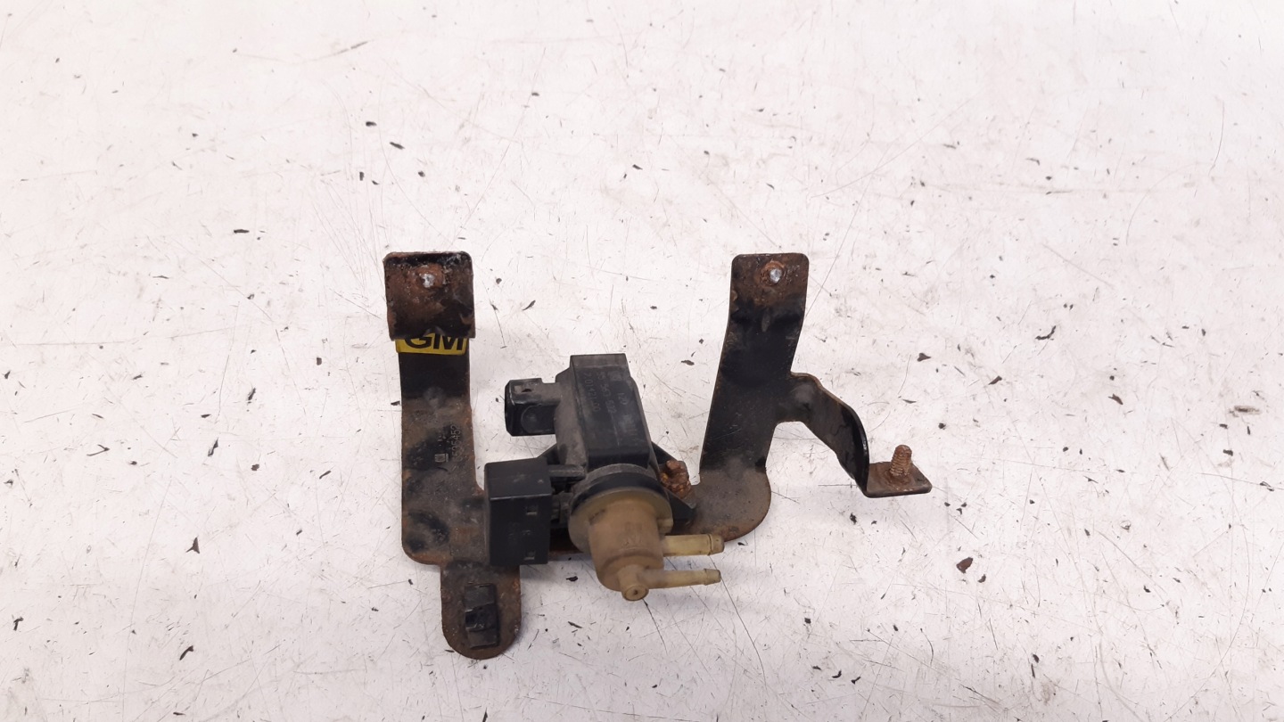 Vanne à vide 55563532 Opel Vectra C LIFT