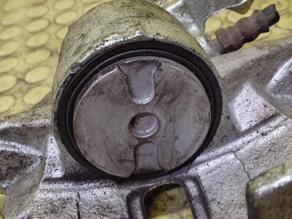 CITROEN C5 and 1.6 HDI caliper brake right front