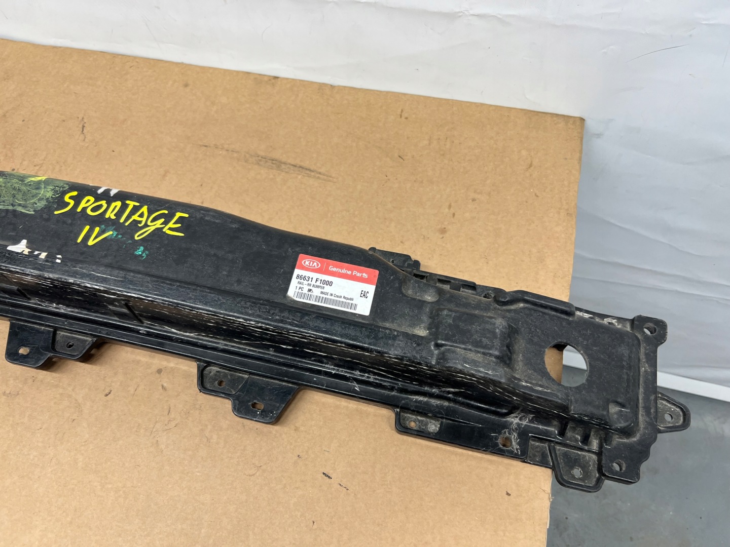Kia Sportage IV 2016- bumper support rear part rear 86631F1000