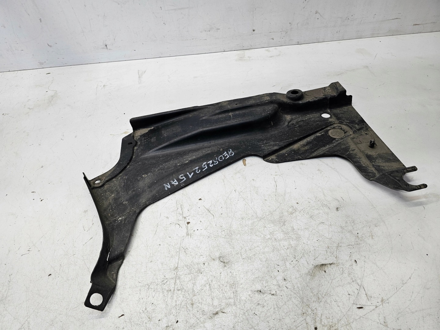 cover chassis left rear part AUDI A4 B6 B7 8E0825215AN