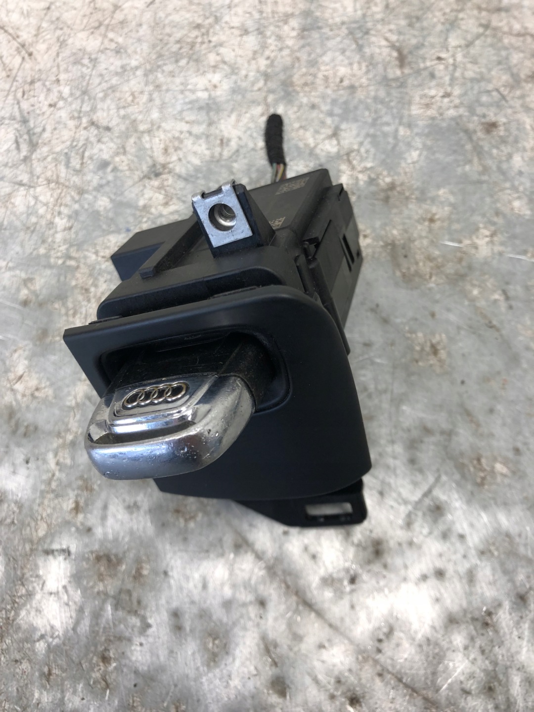 ignition + key AUDI A4 B8 LIFT 8K0909131D 8T0959754D