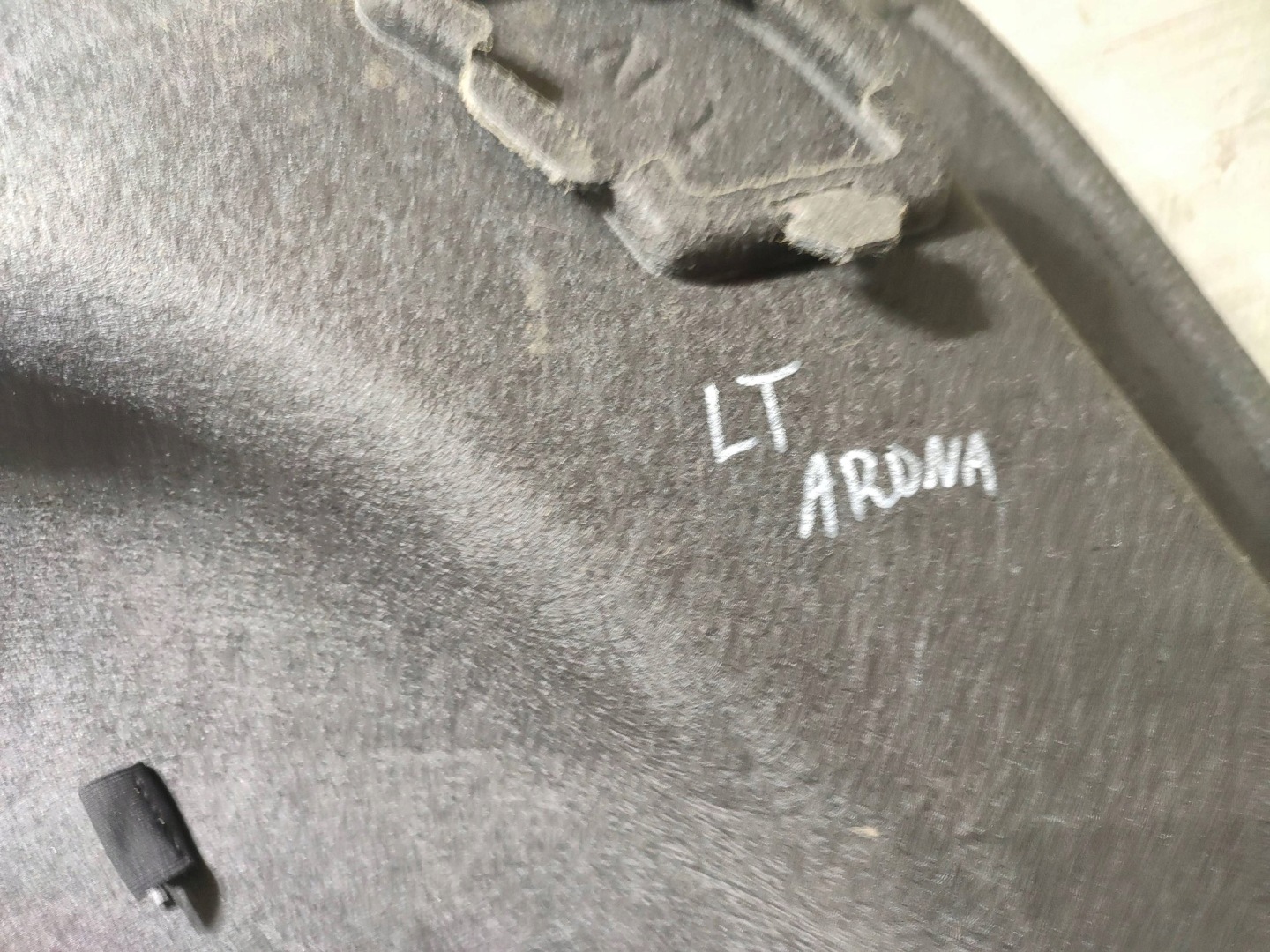 Seat Arona 2019 rear part side left side / upholstery side boot