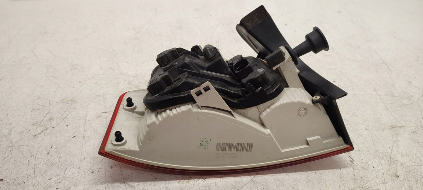 light rear part rear right w fender Audi A4 B7 1,8TB