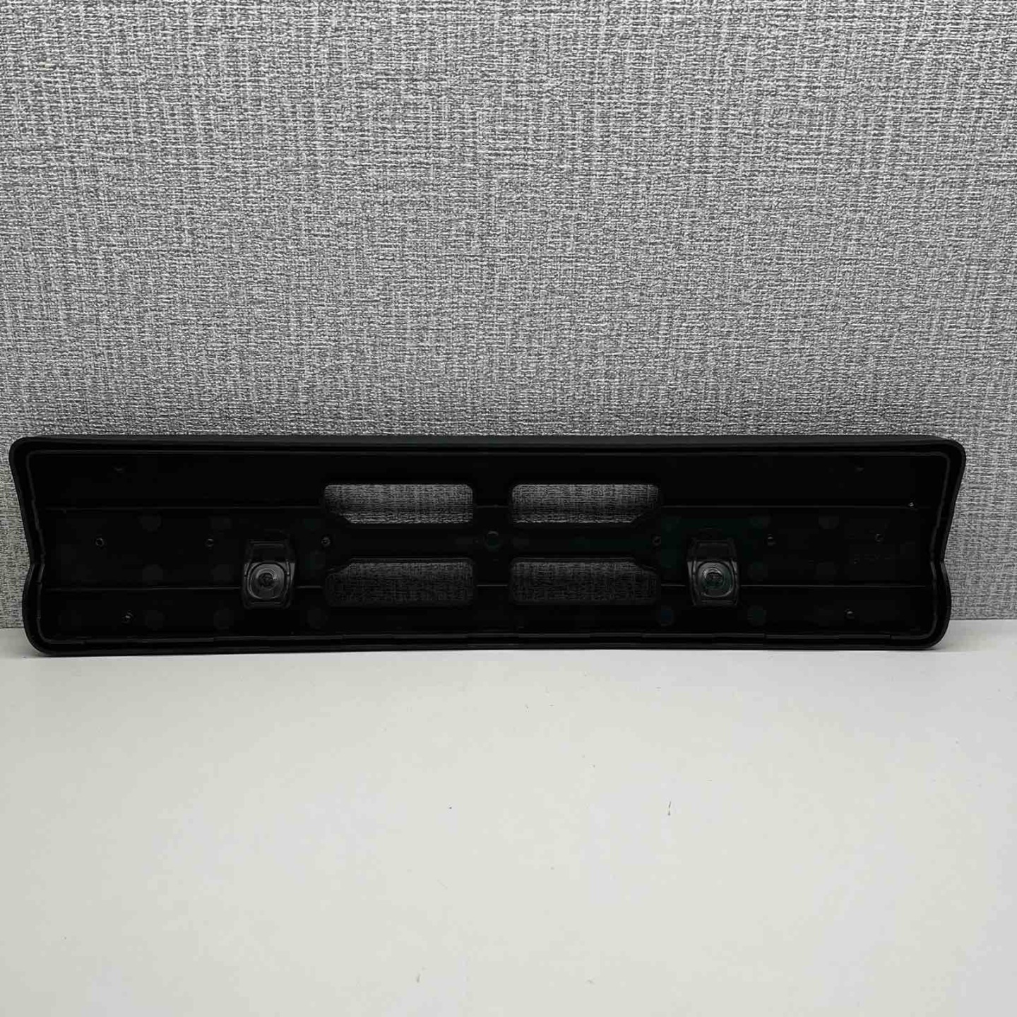 VOLVO XC60 II R design 22- frame pad REJESTRACJI front 32227716