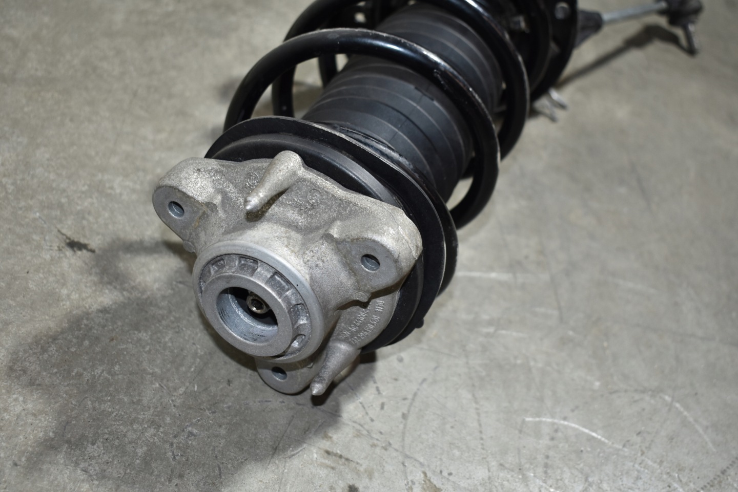 IDEALNY shock absorber front front left BMW G01 G02 1