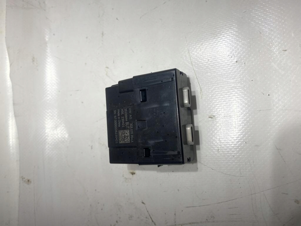 adapter, stecker stecker USB SKODA OCTAVIA IV 22R 3G5035954A
