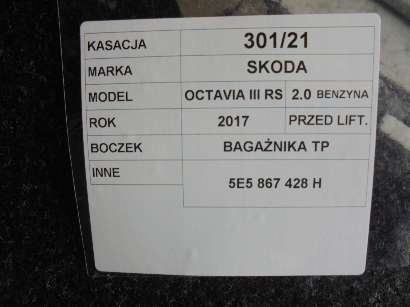 boot upholstery praw Skoda Octavia III 5E5867428H