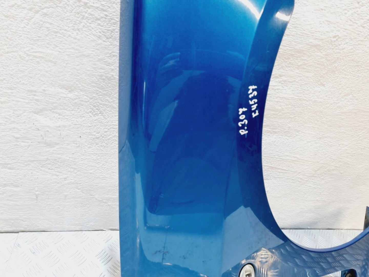 fender front right side Peugeot 307 CC facelift 2006 9653364577