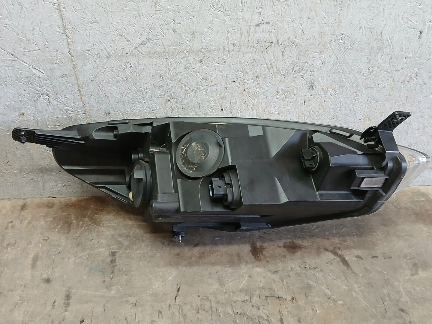 light front left FORD FIESTA MK8 H1BB-13W030-AD