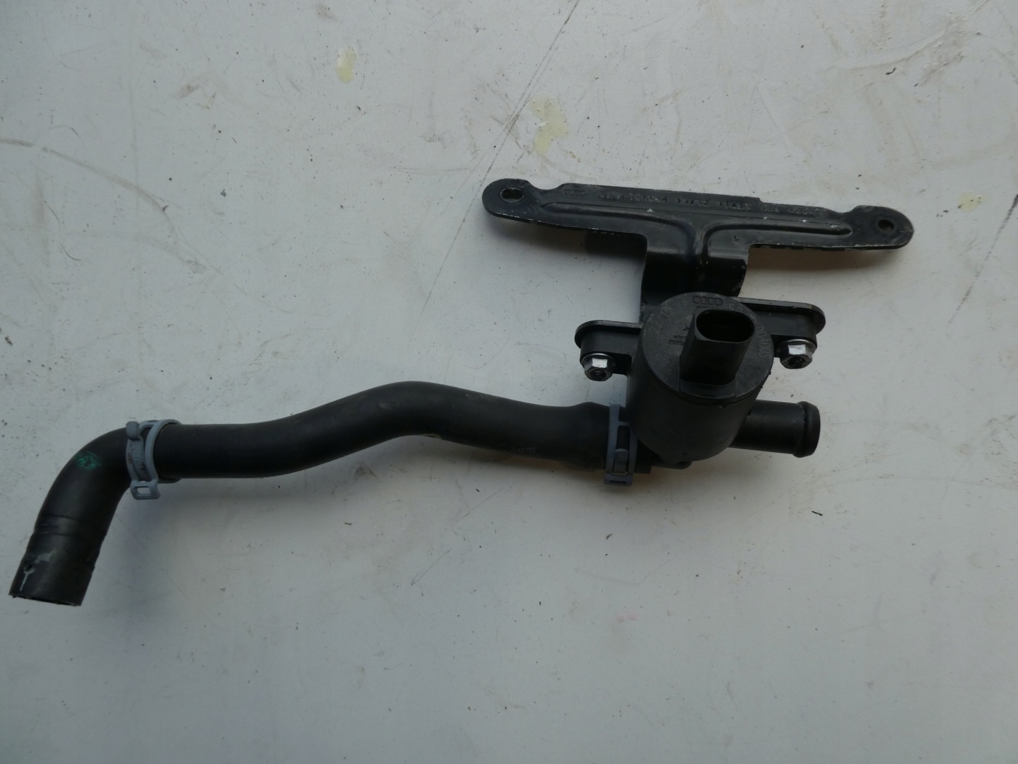 VW AUDI Wasserpumpe Sensor 4H0121671B