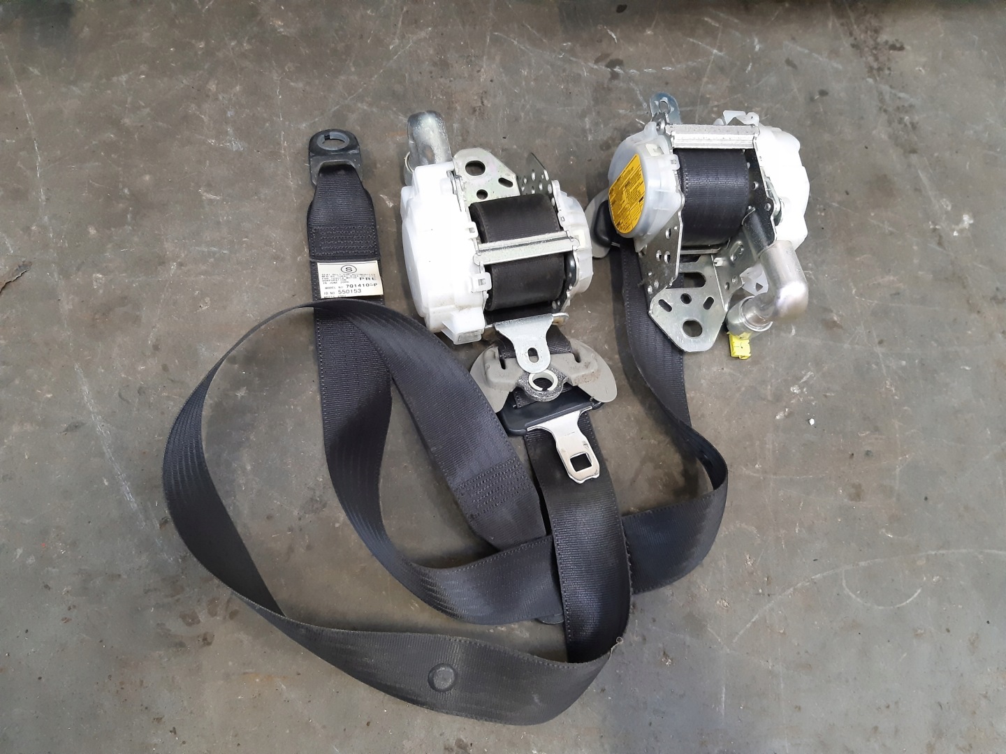 dashboard console airbags tension belts sensor original Toyota RAV4
