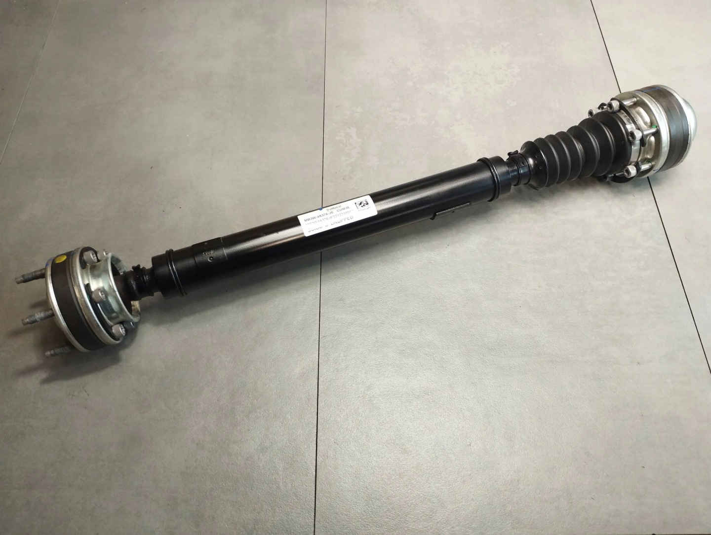 Volkswagen Amarok II cardan MB3W4A376JE