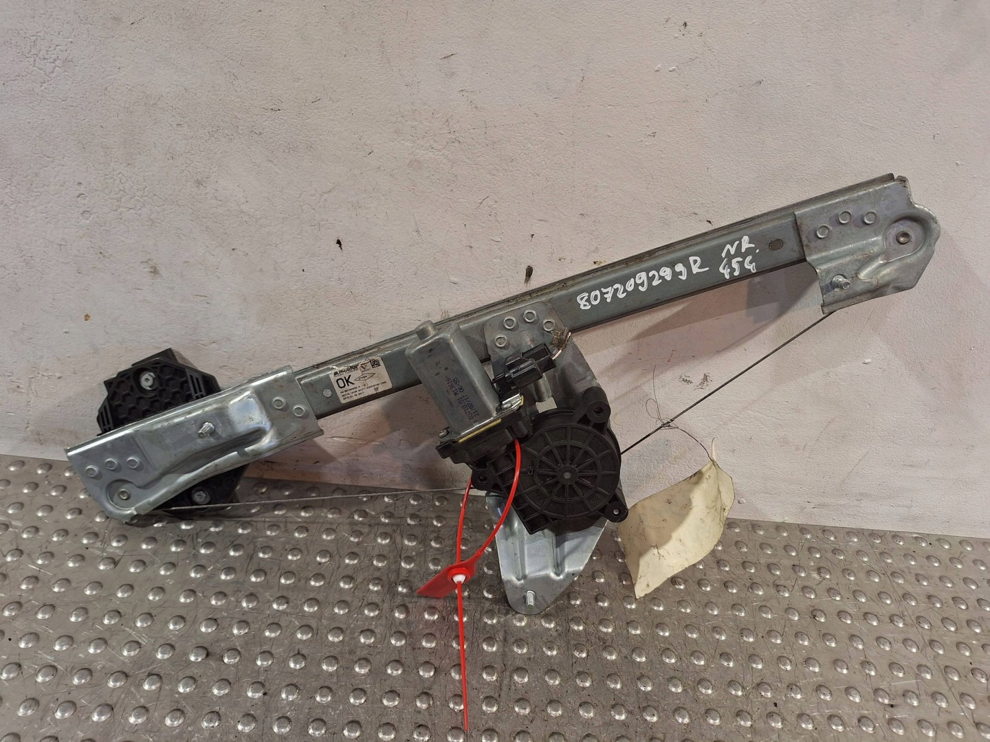 window regulator right front 807209299R DACIA SANDERO II 2012