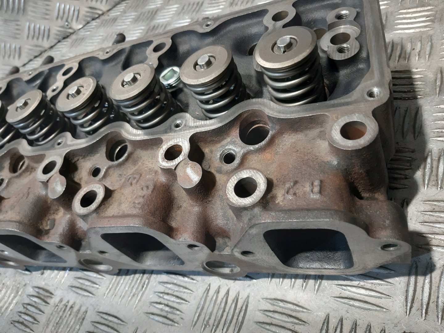 testata motore NISSAN ATLEON 3.0D