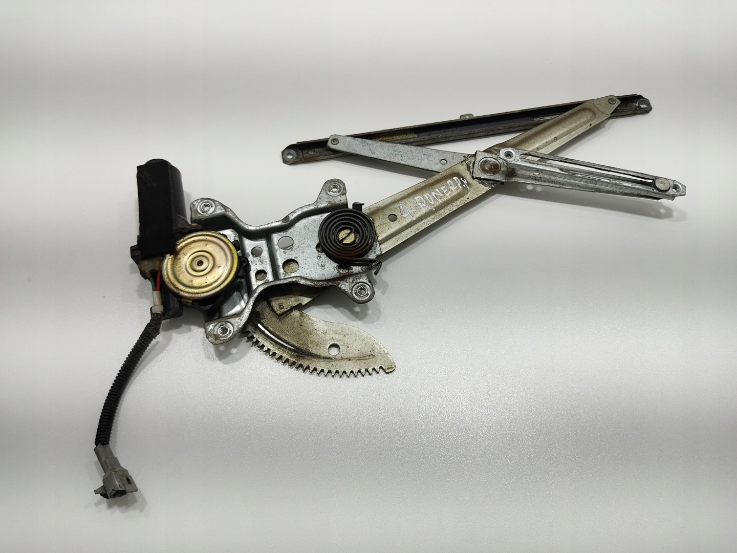 window regulator right front TOYOTA 4RUNNER 85710-35070 1990-1996