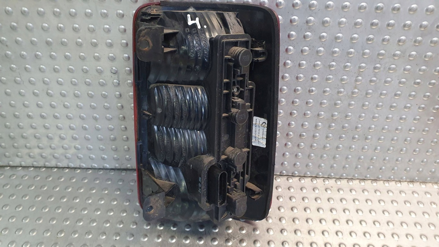light rear part left VW CADDY III 03