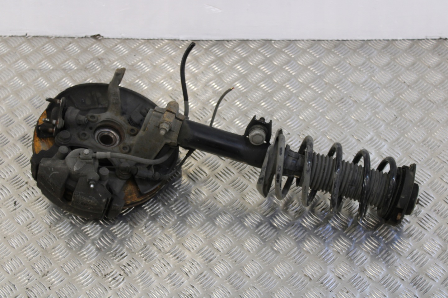 swing shock absorber McPherson left front VW TOURAN 1T3 1T0 LIFT