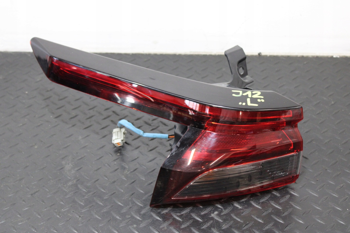 light left rear part left rear NISSAN QASHQAI J12