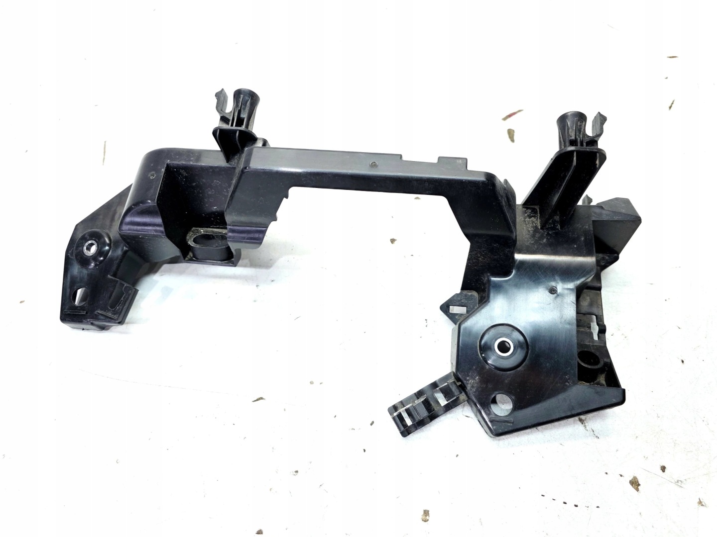 Halter Stütze GNIAZDA LADOWARKI AUDI Q4 E-TRON 89A907372