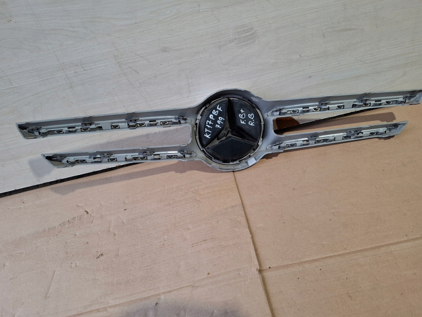 MERCEDES E-KLASA W213 GRIGLIA Paraurti A2138880160