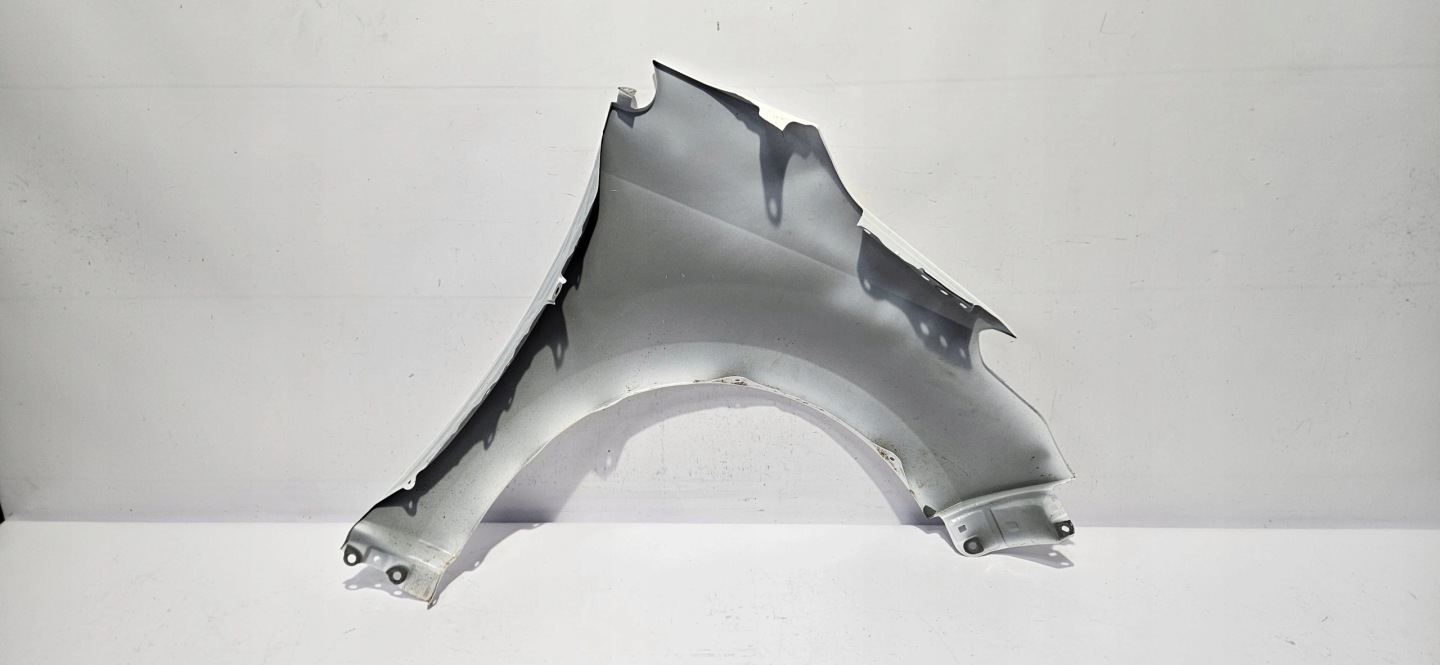 fender left front TOYOTA YARIS IV 20- original