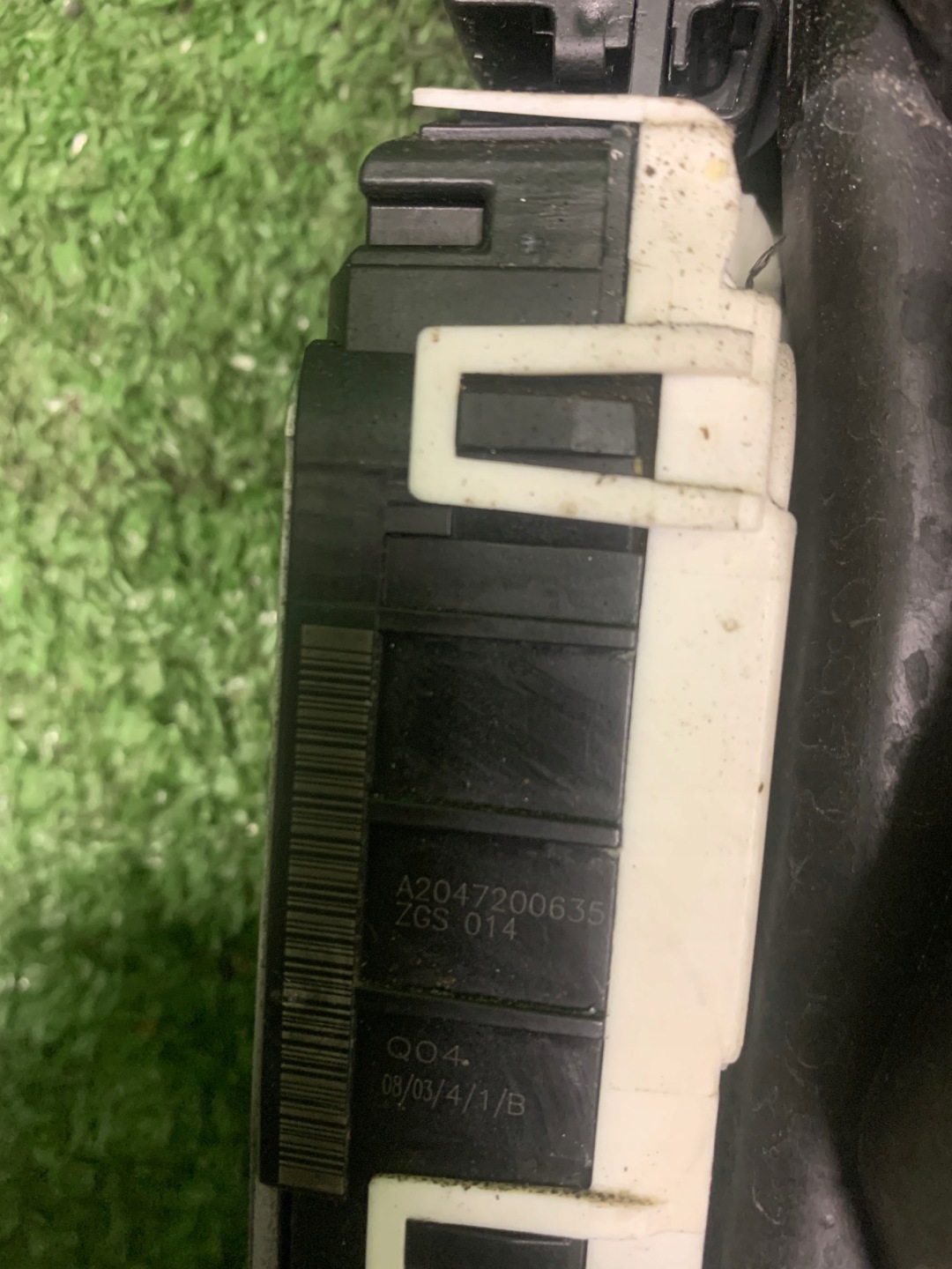 lock door right front MERCEDES W204 4 PIN A2047200635