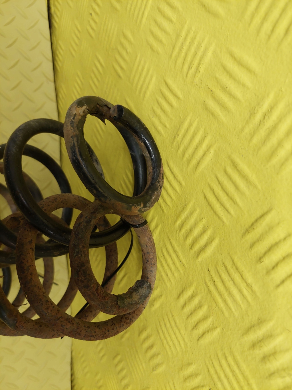 AUDI A3 8L 1.6 springs springing rear part