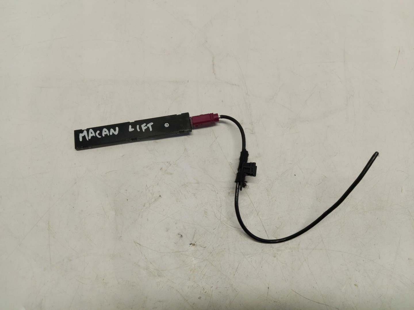 Porsche Macan II LIFT amplifier ANTENY 4M0035504