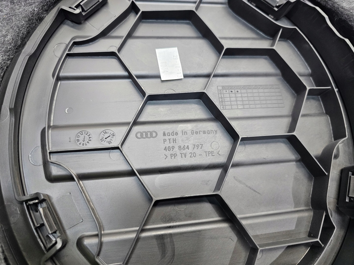 floor boot AUDI A6 C7 AVANT KOMBI 4G9864106A 4G9864979