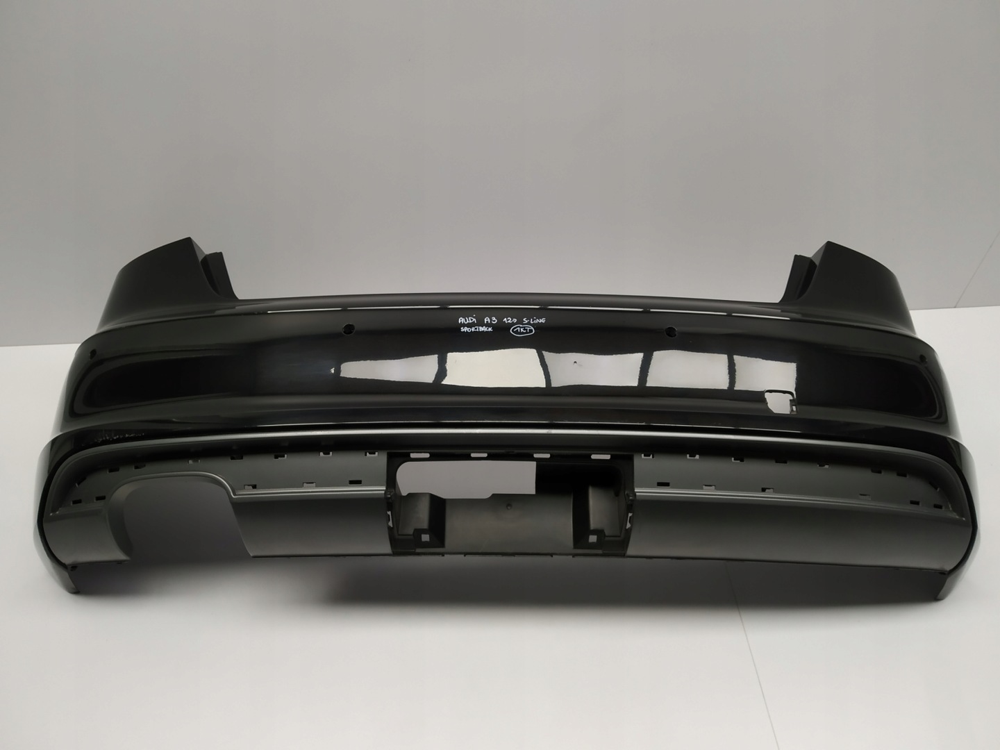 12 - 16R Audi A3 Hb Sportback S-Line Stoßstange heck 6xPDC schwarzer 8V schwarzer