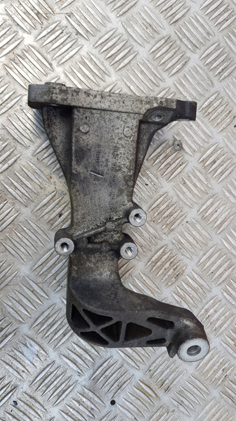 MERCEDES W211 3.2 supporto staffa a1122234704