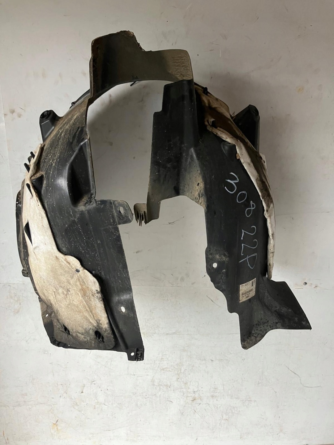mudguard right front PEUGEOT 308 T9 9819974080