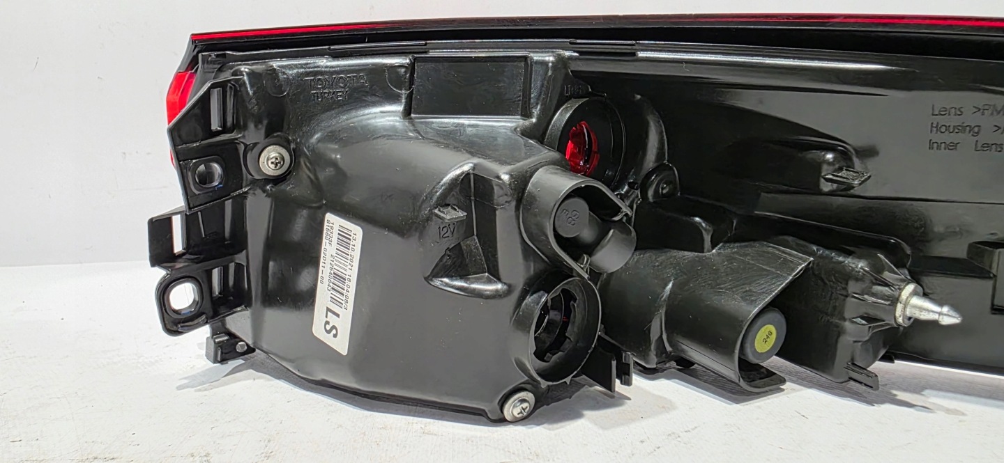 light left rear part rear TOYOTA COROLLA E21 sedan 18- original 81560-02D11