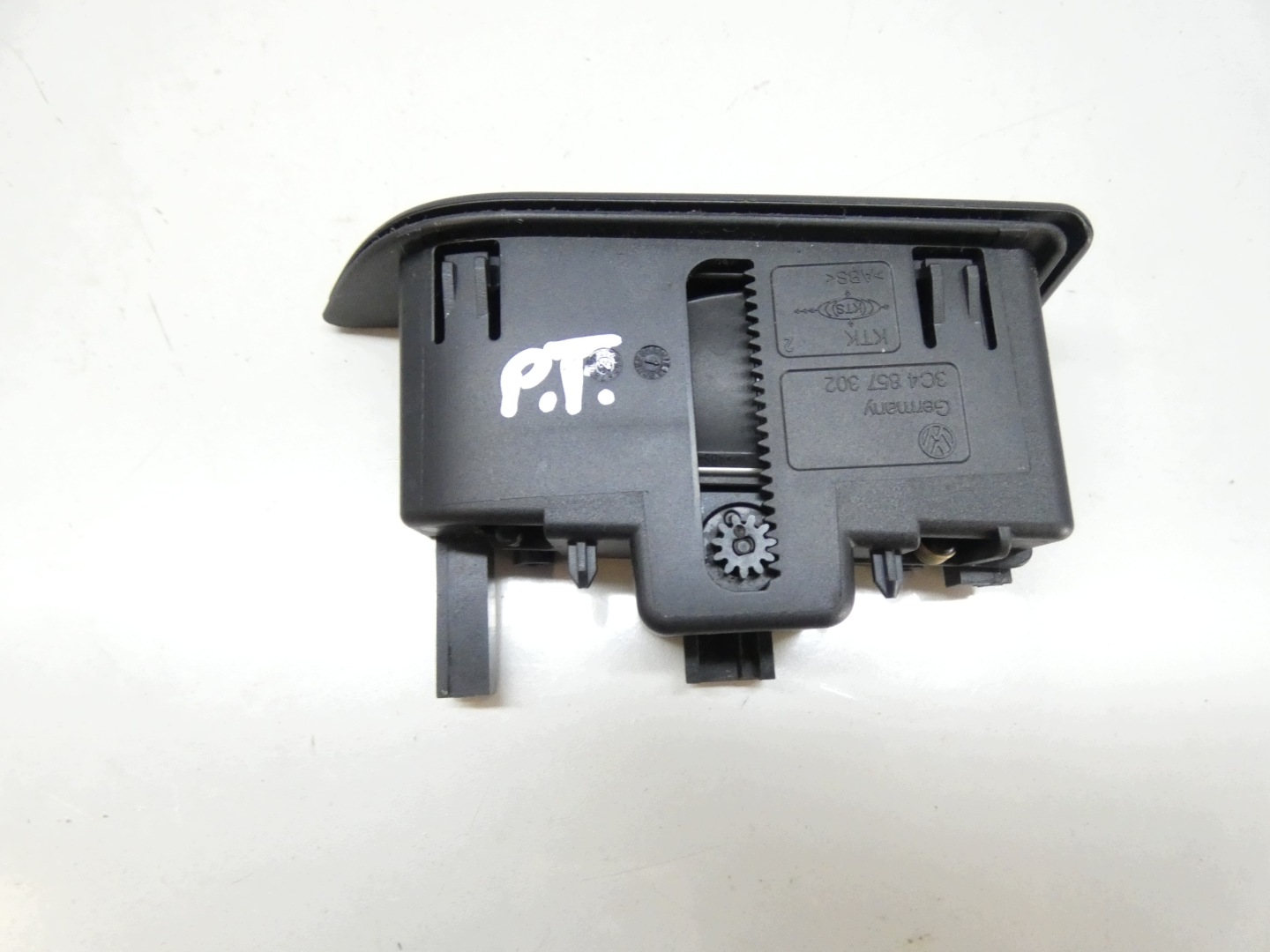 ashtray rear part right PASSAT B6 KOMBI 05-10 3C4857302