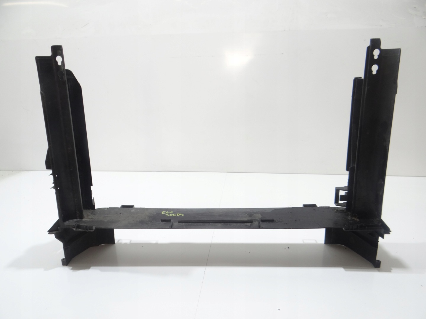 Boîte Châssis Radiateur BMW E60 E61 306D4 7791179