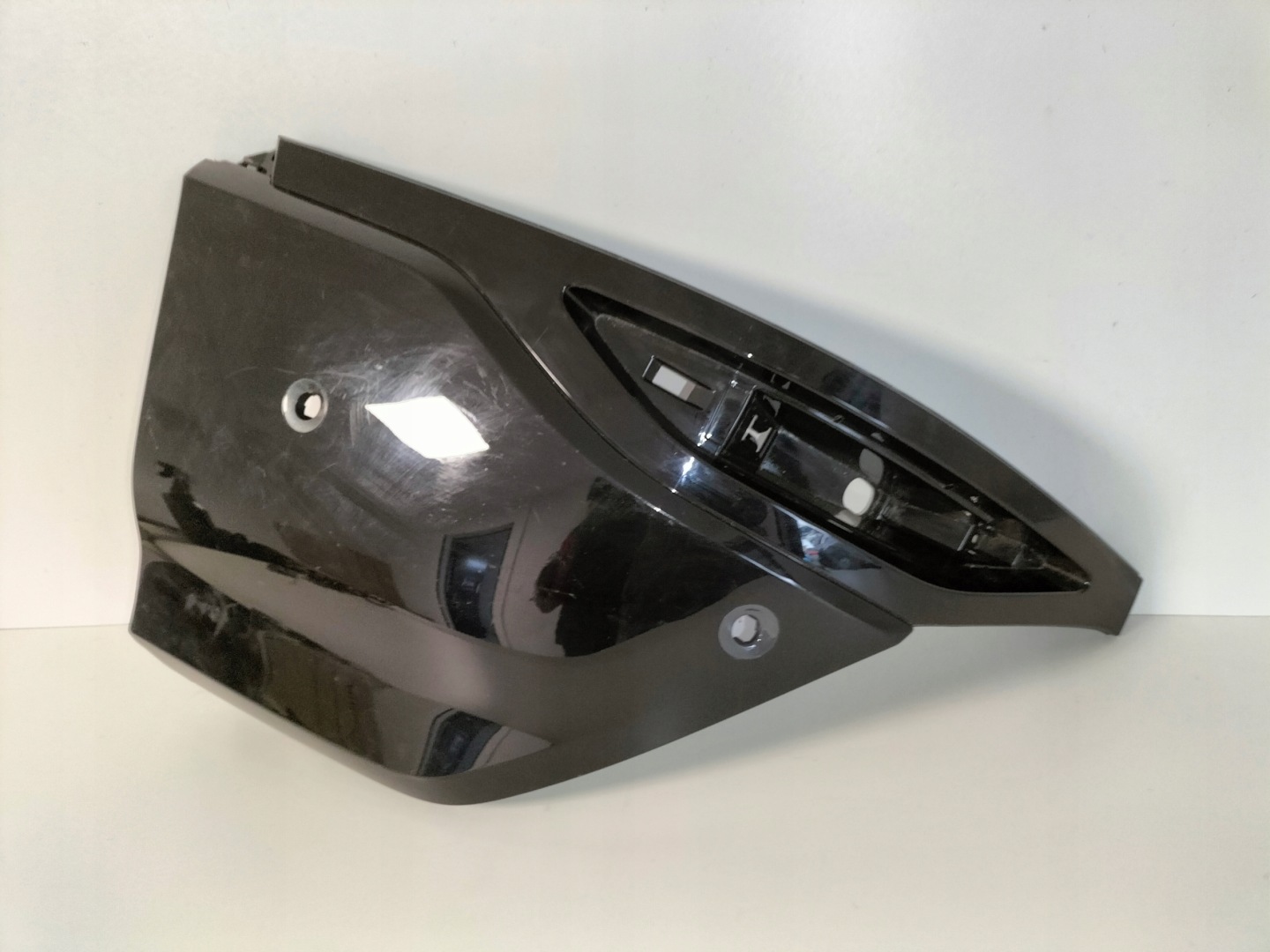 Ecke der Stoßstange heck links AUDI Q6 85H E-TRON 24- RS
