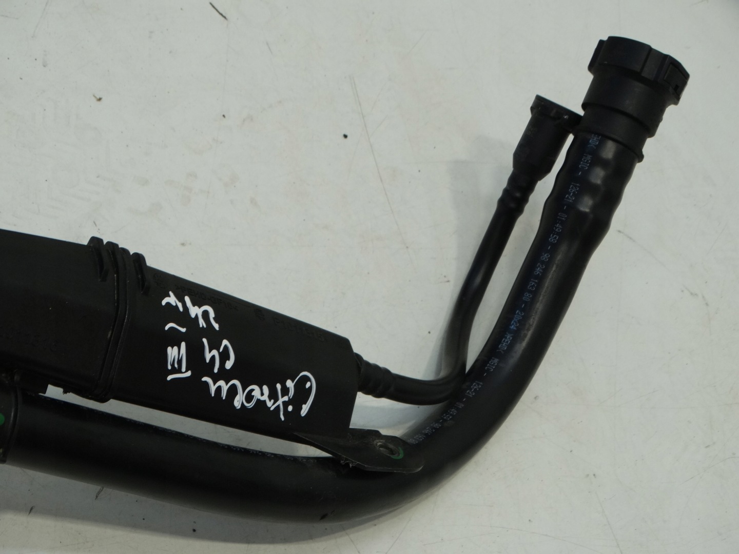 rohr einfüll + deckel ADBLUE CITROEN C4 III 24R.- 9813850980
