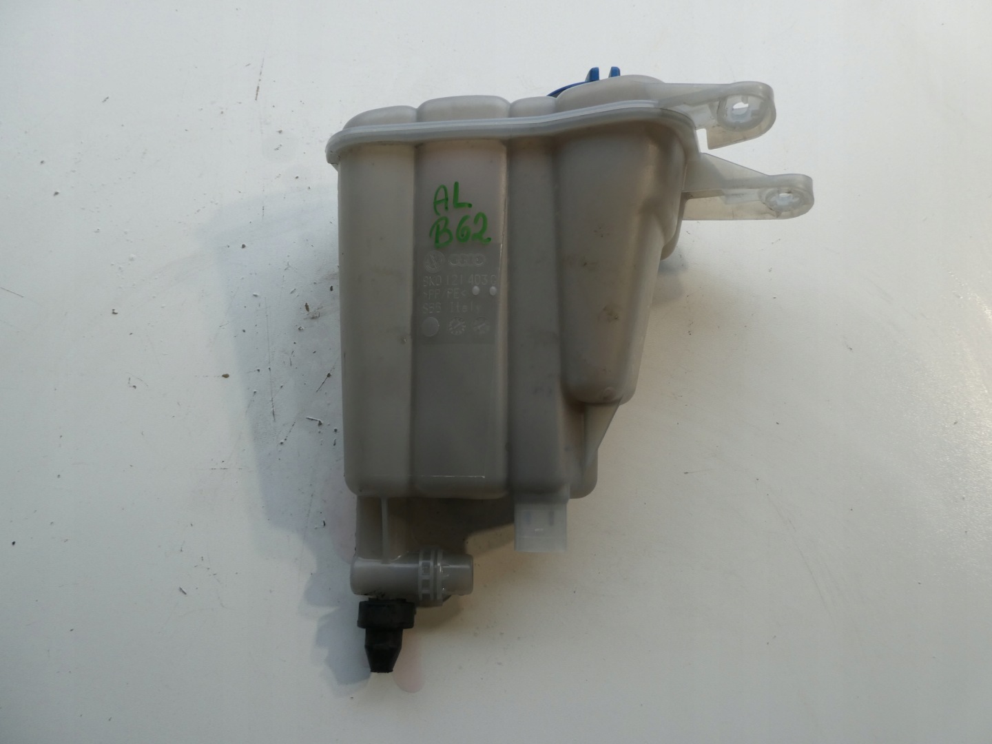 Réservoir eau AUDI A4 B8 8K0121403C