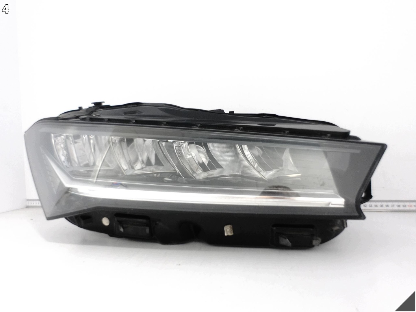 SKODA SUPERB IV 3P0 3P1 23- light HEADLIGHT FULL LED CRYSTAL right front