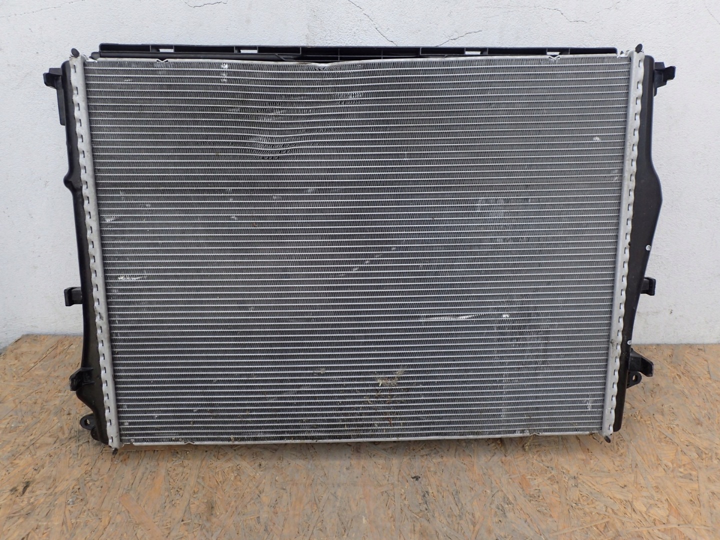 chladič vody ventilátor MERCEDES C KLASA 206 21